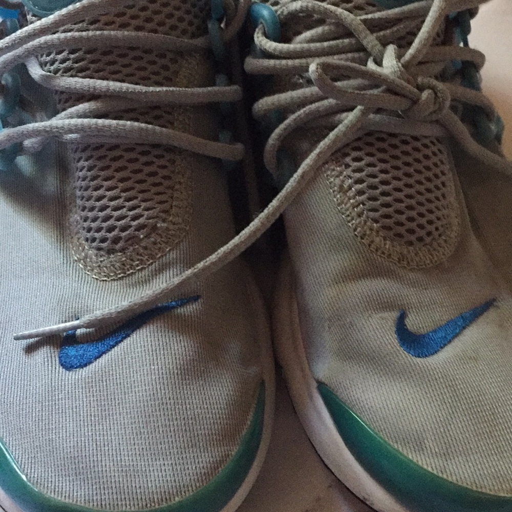 Shoes - Picture 2 of 5